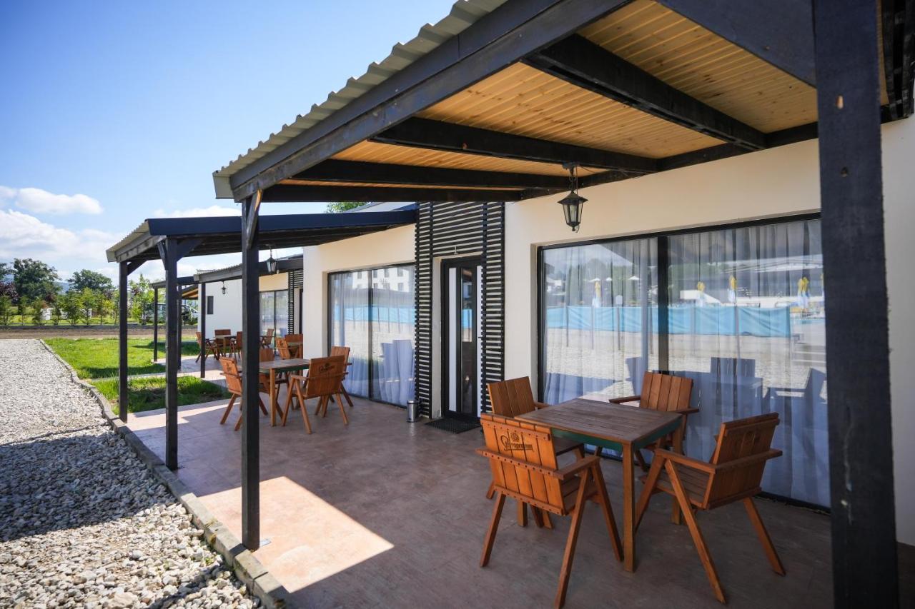 Bungalowuri "Doi Cocosi " Villa Horezu Exterior photo