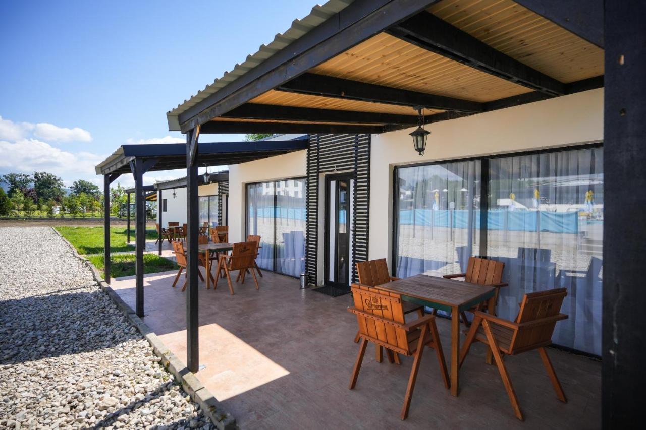 Bungalowuri "Doi Cocosi " Villa Horezu Exterior photo